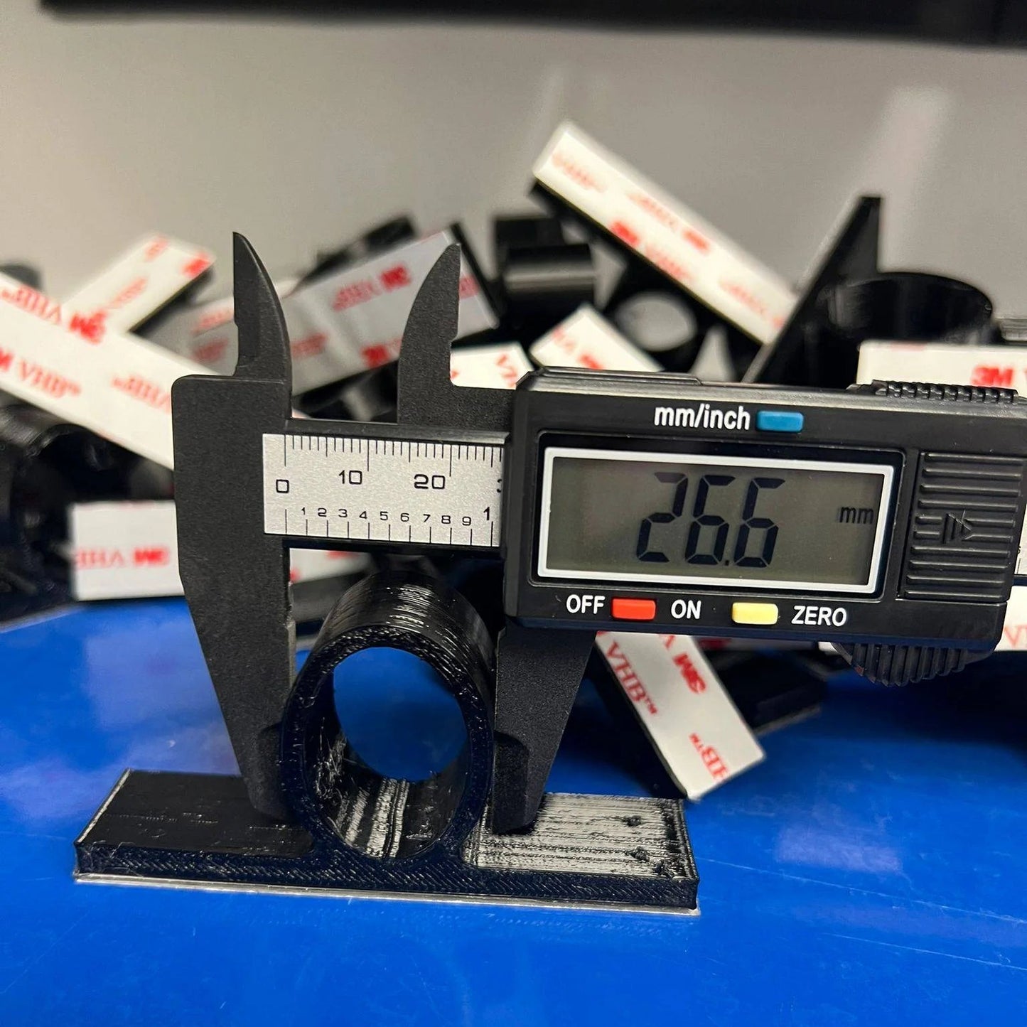 Honey Comb Grill Number Plate Clips (Pack of 2)